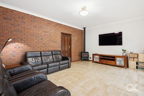 29 Drysdale Dr, Trott Park, SA 5158