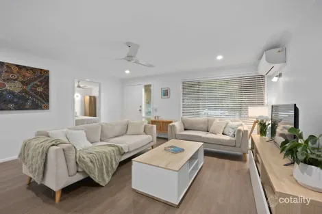 Property photo of 76 Saffron Street Elanora QLD 4221