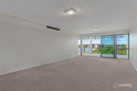 Property photo of 335/16 Waterline Crescent Bulimba QLD 4171