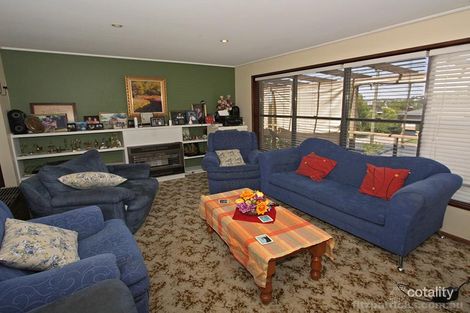 Property photo of 83 Simkin Crescent Kooringal NSW 2650
