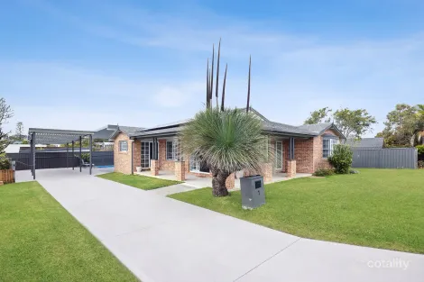 1 Kent St, Scotts Head, NSW 2447
