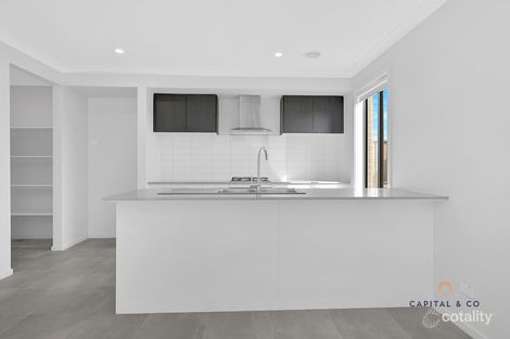 Property photo of 3 Redbud Place Beveridge VIC 3753