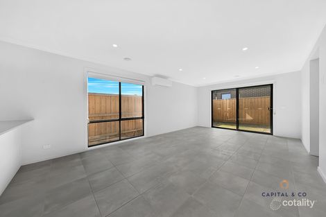 Property photo of 3 Redbud Place Beveridge VIC 3753