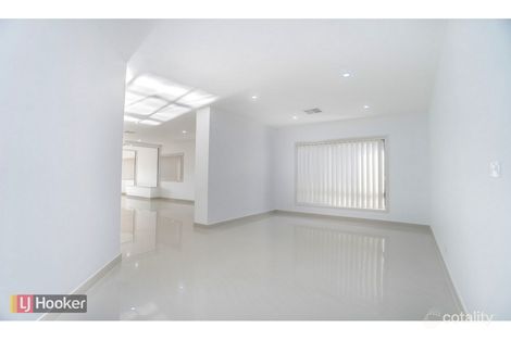 Property photo of 31 Quarter Street Roxburgh Park VIC 3064