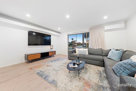 Property photo of 18 Willora Crescent Cranbourne West VIC 3977