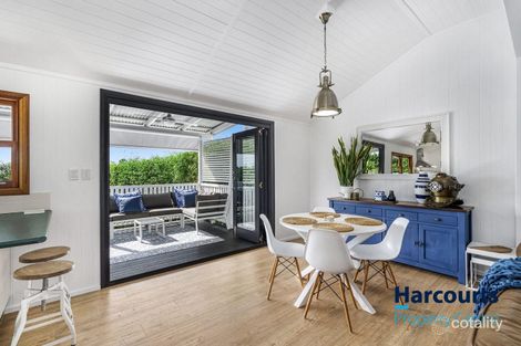 Property photo of 70 Gordon Parade Manly QLD 4179