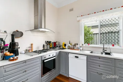 Property photo of 106 Egina Street Mount Hawthorn WA 6016