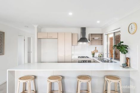 Property photo of 14 Radius Street Wynnum QLD 4178