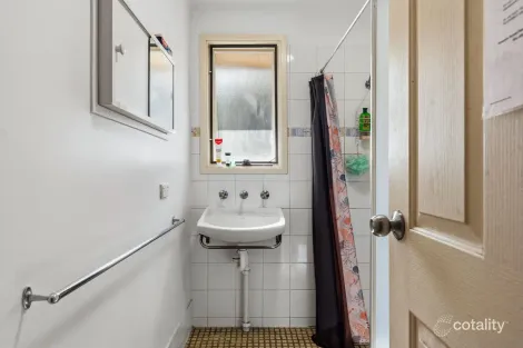 Property photo of 11 Arnhem Crescent Hackham West SA 5163