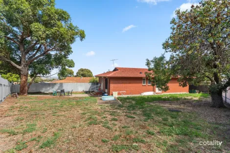 Property photo of 11 Arnhem Crescent Hackham West SA 5163