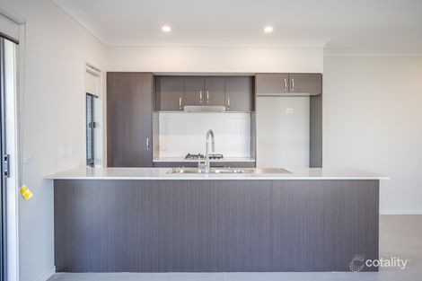 Property photo of 19 Royston Circuit Farley NSW 2320