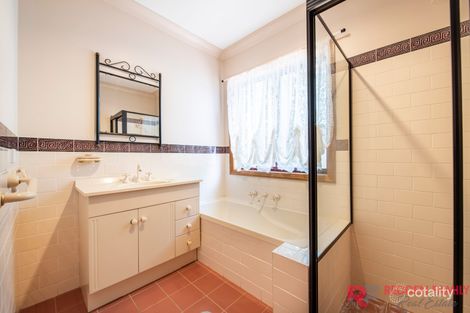 Property photo of 6 Loane Place Dubbo NSW 2830