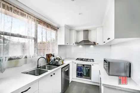 Property photo of 48 Woodburn Crescent Meadow Heights VIC 3048