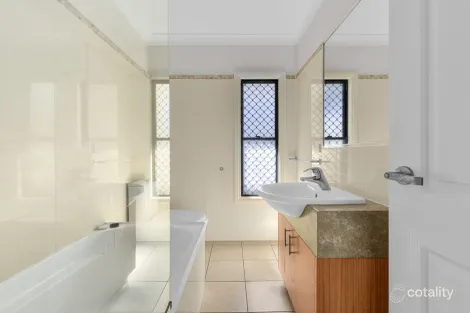 Property photo of 13 Curwen Terrace Chermside QLD 4032