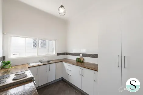 Property photo of 24 Marks Parade Marks Point NSW 2280