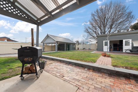 Property photo of 10 Walker Crescent Jerrabomberra NSW 2619