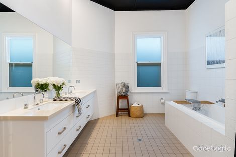 Property photo of 18 Annesley Avenue Trinity Gardens SA 5068