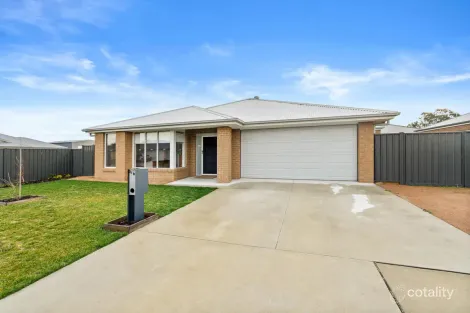 31b Peters Dr, Stratford, VIC 3862