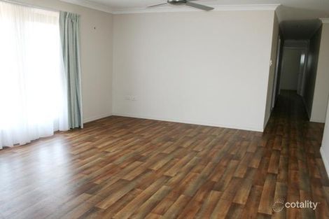 Property photo of 2 Protea Court Yamanto QLD 4305