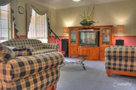 Property photo of 8 Elanora Place Glenfield Park NSW 2650