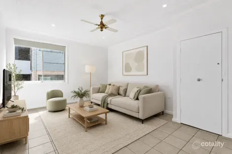 Property photo of 46 Blackman Parade Unanderra NSW 2526