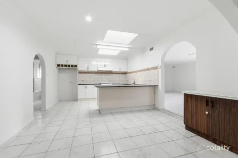Property photo of 12 Diamond Avenue Albanvale VIC 3021