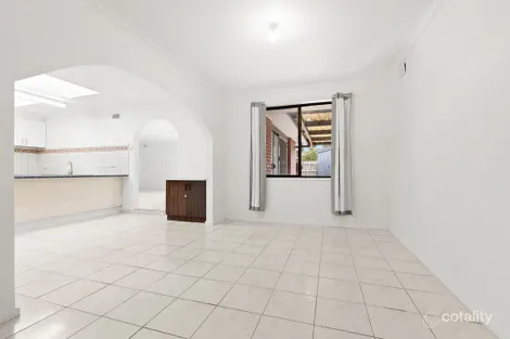 Property photo of 12 Diamond Avenue Albanvale VIC 3021