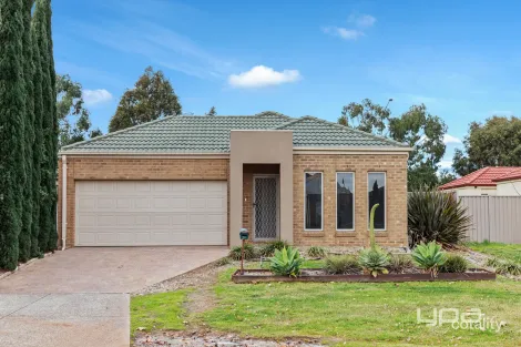 28 Barringo Way, Caroline Springs, VIC 3023