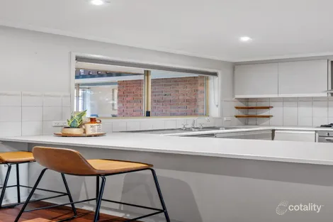 Property photo of 33 Willslie Crescent Berwick VIC 3806