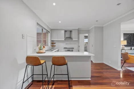 Property photo of 33 Willslie Crescent Berwick VIC 3806