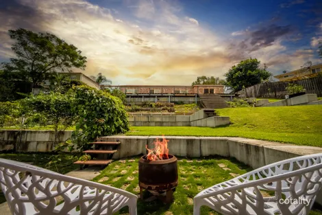 Property photo of 24 Highbridge Rise Mudgeeraba QLD 4213