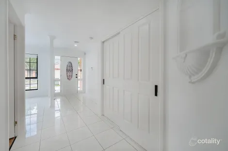 Property photo of 12 Madeira Court Roxburgh Park VIC 3064