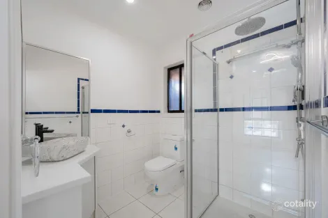 Property photo of 12 Madeira Court Roxburgh Park VIC 3064