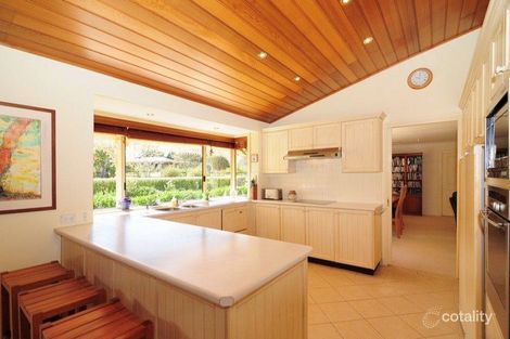 Property photo of 18 Tartarian Crescent Bomaderry NSW 2541