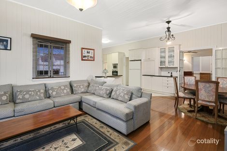 Property photo of 32 Percival Terrace Holland Park QLD 4121