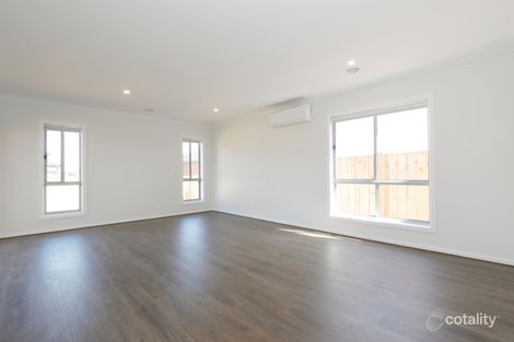 Property photo of 15 Ringtail Place Beveridge VIC 3753