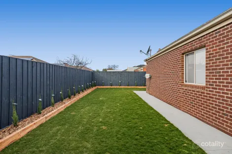 Property photo of 36 Johnston Way Taylors Hill VIC 3037