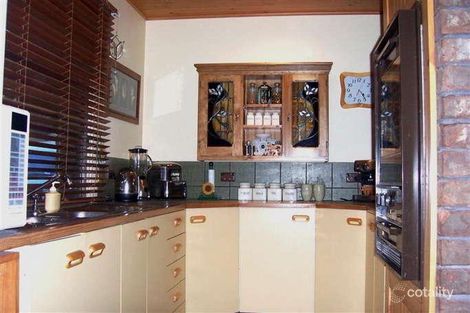 Property photo of 28 Crossing Road Aberfoyle Park SA 5159