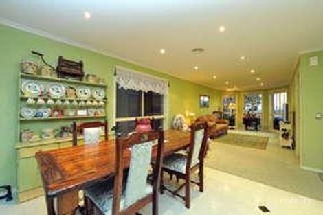 Property photo of 1 Marigold Crescent Gowanbrae VIC 3043