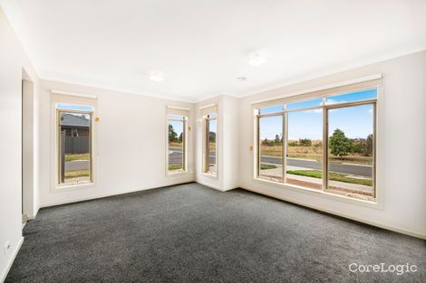 Property photo of 10 Bregman Esplanade Manor Lakes VIC 3024