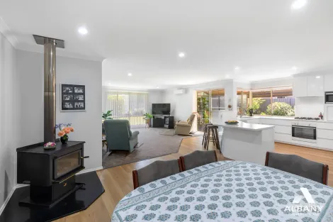 24 Regent St, Gledhow, WA 6330
