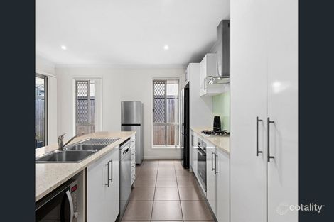 Property photo of 11 Spey Close Deebing Heights QLD 4306