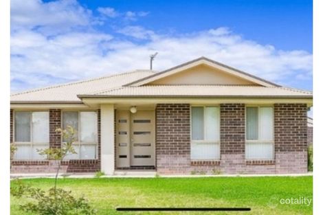 1/3 Carinya St, Glenfield Park, NSW 2650