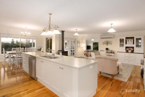 Property photo of 16 Patison Court Drouin VIC 3818