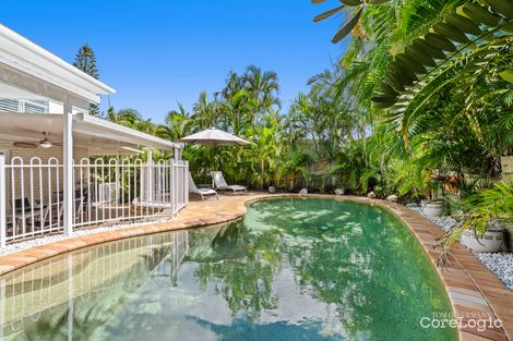 Property photo of 4 Driftwood Drive Castaways Beach QLD 4567