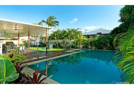 Property photo of 2 Dunnes Avenue Hope Island QLD 4212