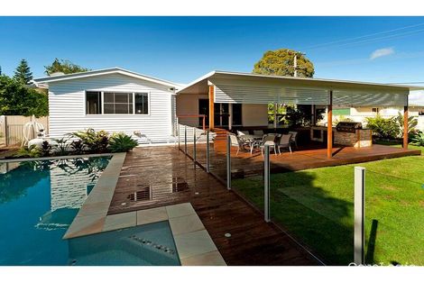 Property photo of 2 Dunnes Avenue Hope Island QLD 4212