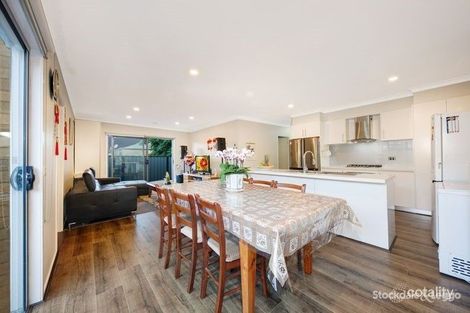 Property photo of 28 Sherrington Grange Derrimut VIC 3026