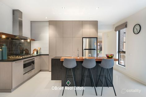 Property photo of 34 Dresden Drive Waterways VIC 3195