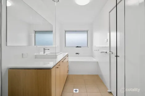 Property photo of 6 Ashbrook Drive Catherine Field NSW 2557